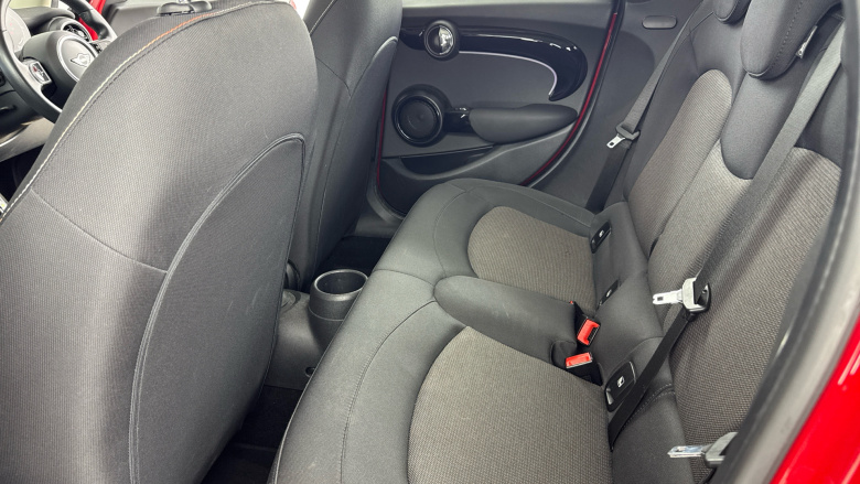 MINI Hatchback 1.5 Cooper Classic 5dr Auto Petrol Hatchback